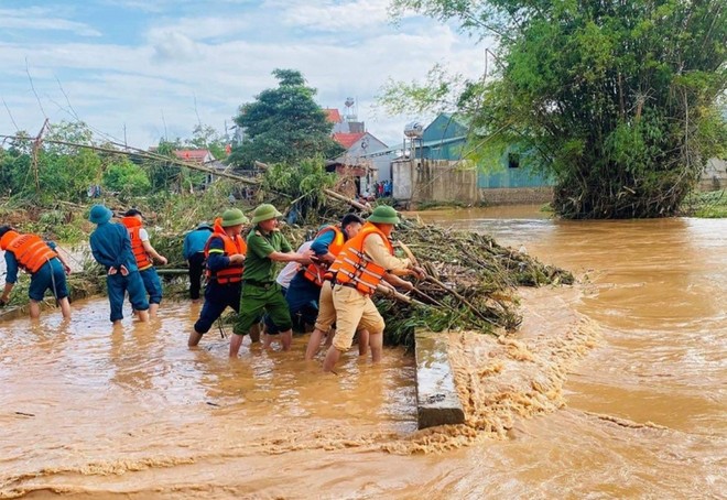 Các bộ ngành, địa phương tập trung ứng phó nguy cơ mưa lớn, sạt lở đất, lũ quét và chủ động phòng chống thiên tai trong thời gian tới.