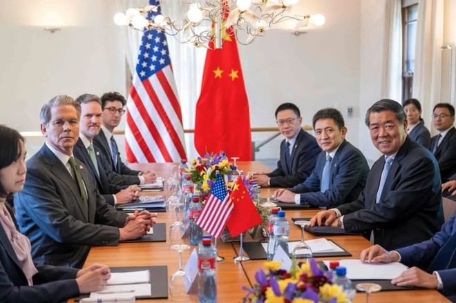 Các quan chức cấp cao của Mỹ và Trung Quốc gặp nhau tại Geneva vào ngày 11/5/2025. Hai bên đã nhất trí áp dụng cắt giảm hầu hết các mức thuế quan vào ngày 14/5. Ảnh: AFP