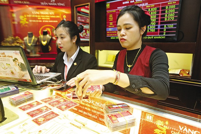 Giá vàng khó có thể giảm trong trung và dài hạn. Ảnh: Đức Thanh