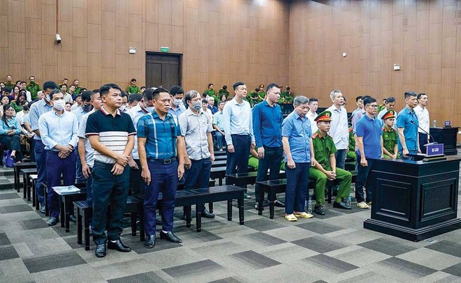 Các bị cáo bị truy tố trước tòa