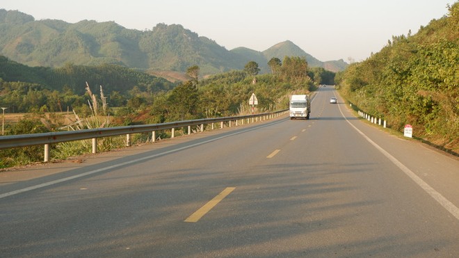 Một đoạn tuyến đường Thái Nguyên - Chợ Mới hiện có quy mô 2 làn xe.
