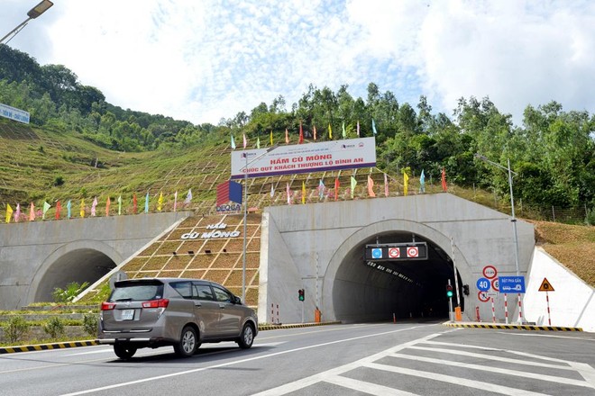 Hầm đường bộ Cù Mông hiện hữu. 