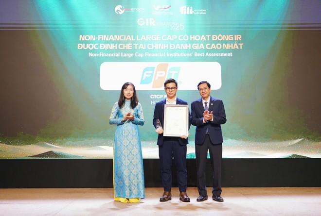 FPT được vinh danh Top 3 Doanh nghiệp nhóm vốn hóa lớn lĩnh vực phi tài chính có hoạt động IR được Định chế tài chính đánh giá cao nhất 