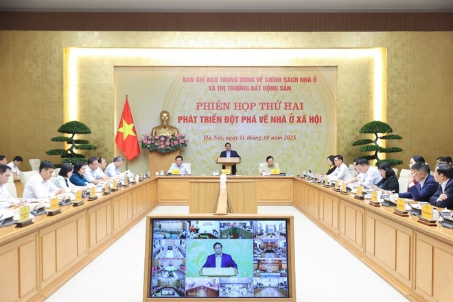 Thủ tướng chủ trì phiên họp thứ hai của Ban Chỉ đạo, tập trung thảo luận về phát triển đột phá nhà ở xã hội.