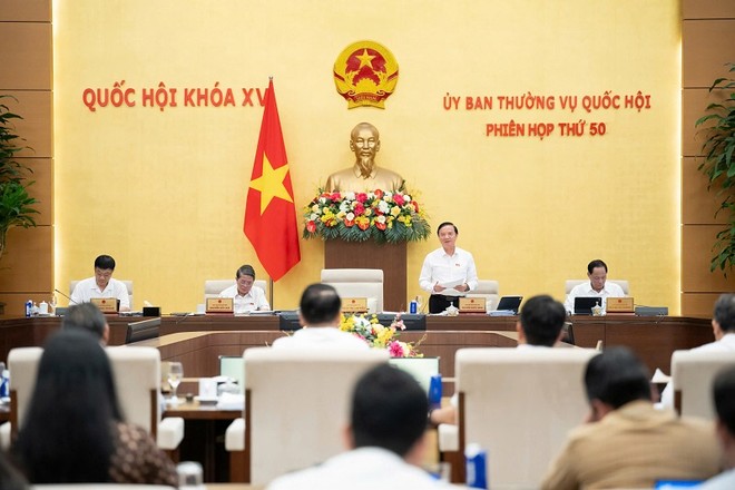 Ủy ban Thường vụ Quốc hội cho ý kiến về tình hình kinh tế, xã hội