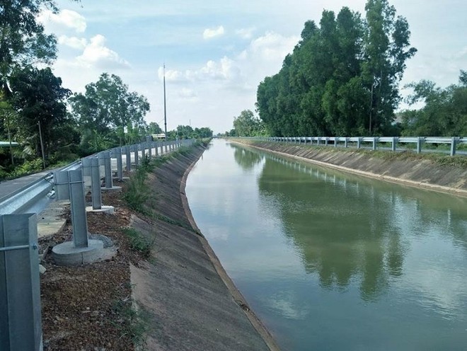 Một đoạn kênh Đông Củ Chi.