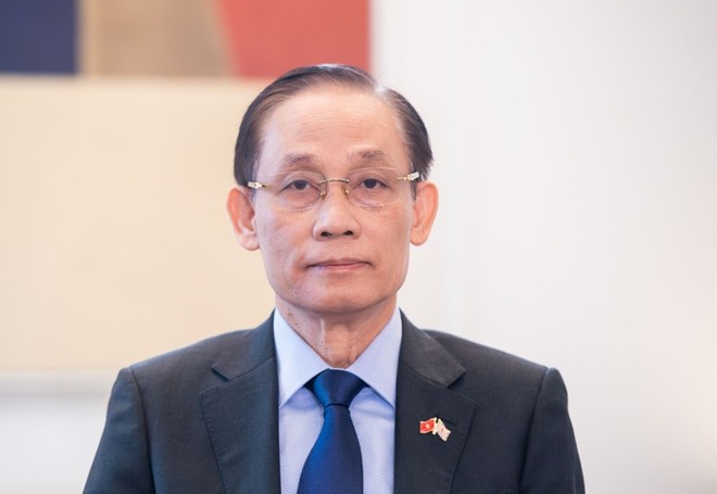 Bí thư Trung ương Đảng, Bộ trưởng Ngoại giao Lê Hoài Trung.