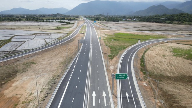 Hạ tầng kết nối giúp Nha Trang bứt phá, trở thành “điểm đến chiến lược” của Nam Trung Bộ.