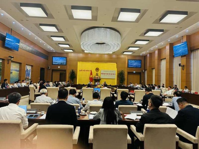 Toàn cảnh phiên thẩm tra. 