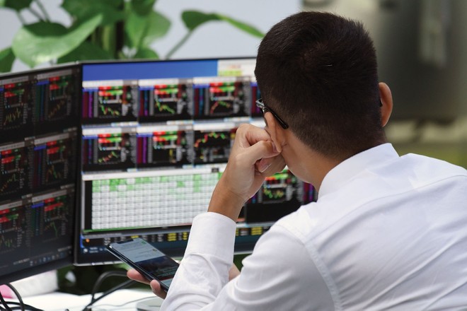 Thời điểm cần kiên nhẫn và tỉnh táo