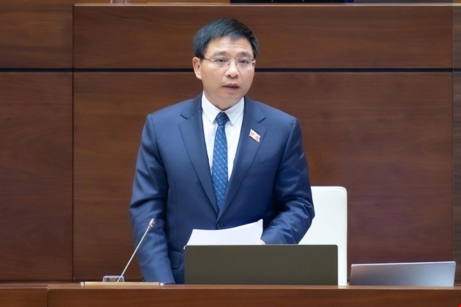 Bộ trưởng Bộ Tài chính Nguyễn Văn Thắng báo cáo giải trình. 