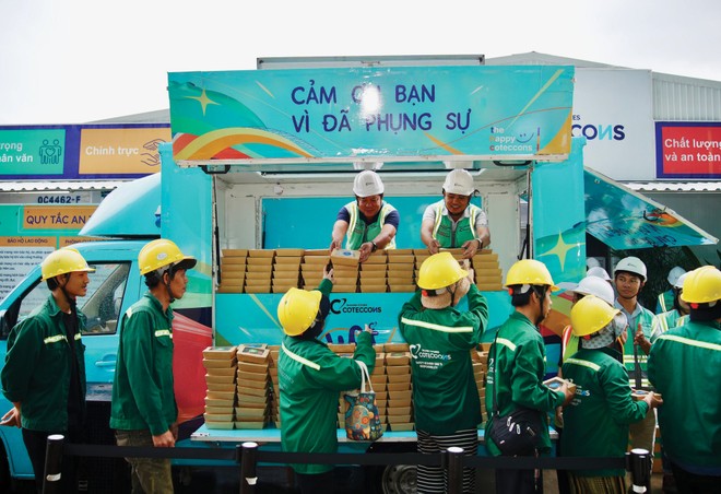 Xe Happy Coffee Truck là một trong các hoạt động tri ân kỹ sư, công nhân được Coteccons triển khai tại các công trường trên cả nước