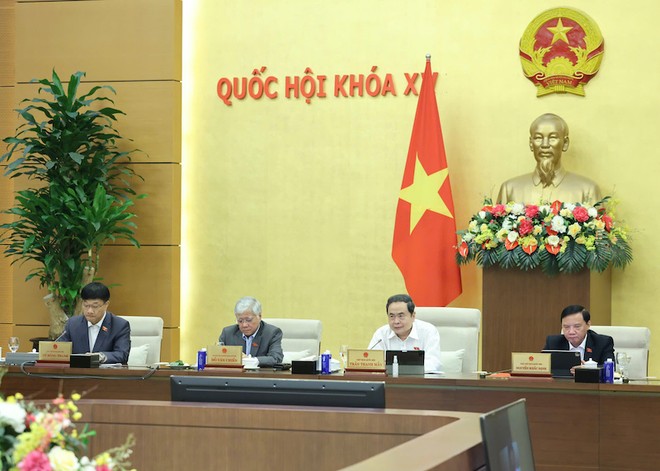 Phiên họp chiều tối 2/12 của Ủy ban Thường vụ Quốc hội. Ảnh: Duy Linh 