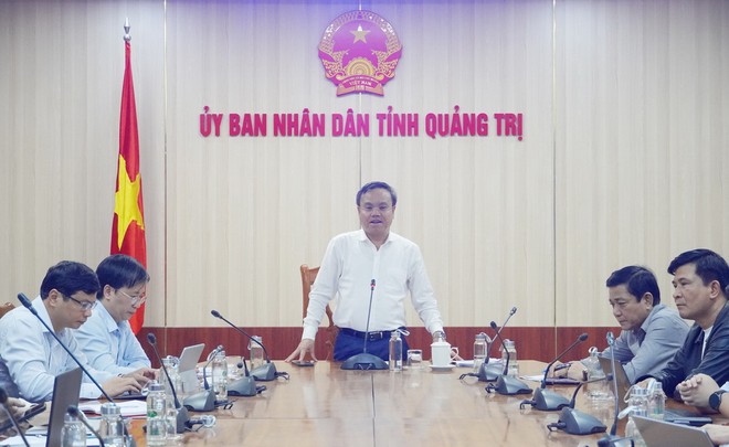 Phó chủ tịch UBND tỉnh Quảng Trị Lê Đức Tiến chủ trì cuộc họp