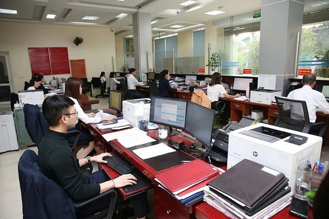 Hoạt động nghiệp vụ tại Kho bạc Nhà nước. Ảnh: An Phu.