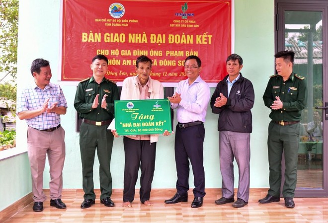 Khánh thành nhà Đại đoàn kết do BSR tài trợ 