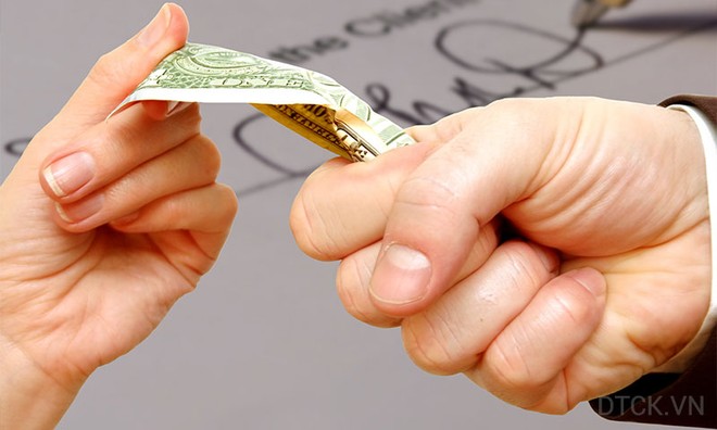 Tranh chấp vé máy bay bị hủy, Công ty Ánh Sao Mai phải bồi thường 309 triệu đồng