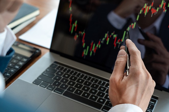 Chứng khoán phái sinh: Vị thế bán có lợi thế