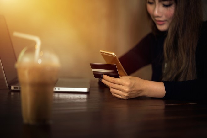 Giao dịch chứng khoán khối ngoại tuần 9-13/10: Tiếp tục gom mạnh IDC, bán ròng tới 1.815 tỷ đồng