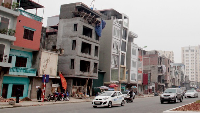 Hà Nội hiện còn 192 nhà trong tổng số 600 công trình siêu mỏng, siêu méo.
Ảnh: Hoài Nam