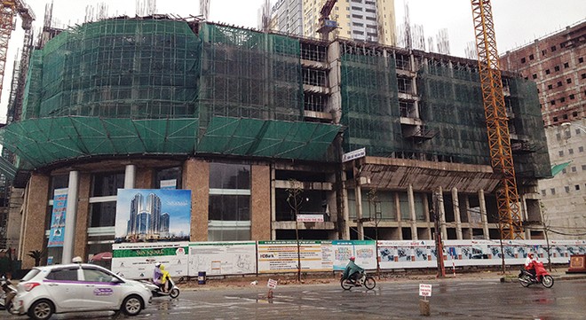 Thị trường vừa ấm lên, niềm tin khách hàng vừa trở lại, một số chủ đầu tư dự án đã tranh thủ tăng giá.
Ảnh: Nguyên Minh