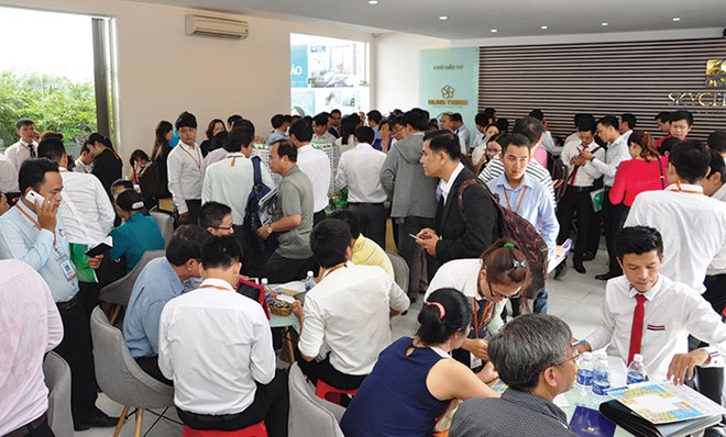 Các đợt mở bán của Hưng Thịnh, Novaland, hay Him Lam thời gian qua luôn thu hút rất nhiều khách hàng - Ảnh: Tăng Triển