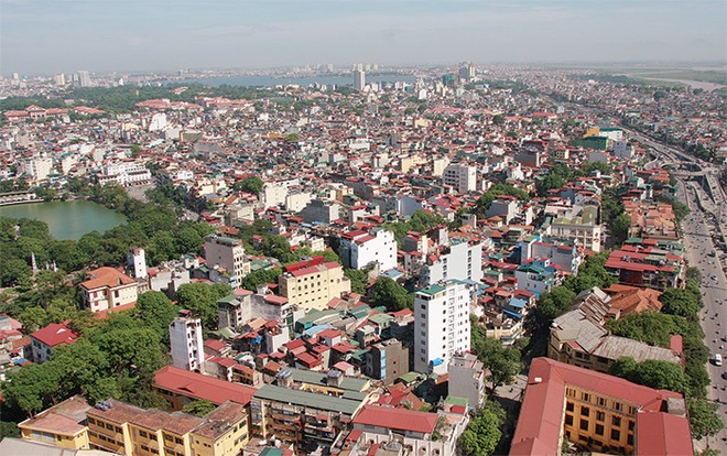 Việc phát mãi tài sản thế chấp bằng nhà đất không dễ dù pháp luật dân sự trao quyền cho nhà băng