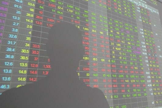 Bộ luật Hình sự sửa đổi quy định mức phạt tiền 
cao nhất là 10 tỷ đồng với pháp nhân phạm tội sử dụng thông tin nội bộ để mua bán chứng khoán