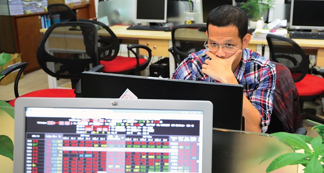 Giá dầu giảm, áp lực tỷ giá, khối ngoại bán ròng, TTCK thế giới diễn biến xấu… đã tác động mạnh đến tâm lý NĐT
