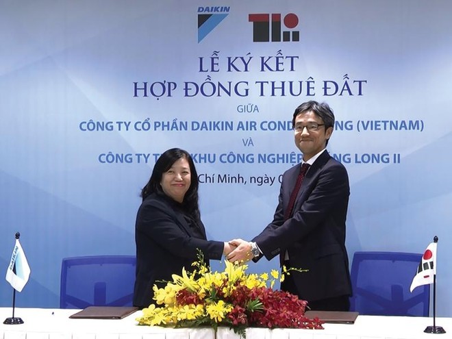 Lễ ký hợp đồng thuê đất giữa hai bên