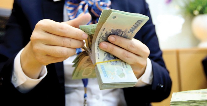 Dịch vụ tín dụng tiêu dùng khá tiện lợi, song vẫn còn nhiều khó khăn để vượt qua

