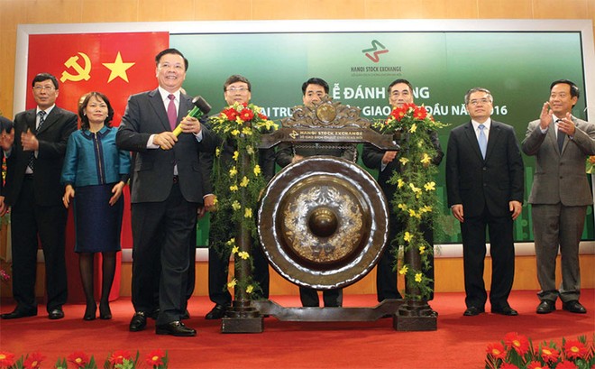 Lãnh đạo Bộ Tài chính, UBND thành phố Hà Nội dự lễ đánh cồng khai Xuân 2016 tại sàn HNX 
