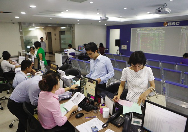 Ngoài lãi suất margin, phí giao dịch hấp dẫn thì sự hỗ trợ của môi giới đóng vai trò quan trọng với quyết định mở 
tài khoản của nhà đầu tư tại CTCK 