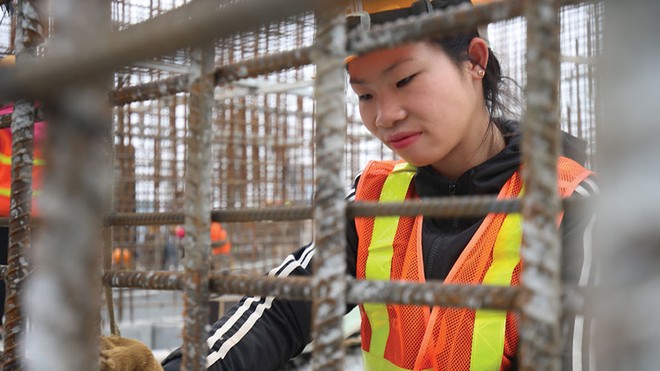 Để giải quyết được công việc, doanh nghiệp xây dựng phải trải qua nhiều cửa, nhiều thủ tục