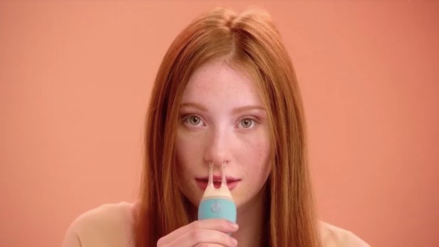 Thiết bị kích thích tuyến lệ điều trị bệnh khô mắt