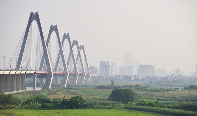 Cầu Nhật Tân đi vào hoạt động đã từng tạo nên 
cơn sốt đất của Đông Anh, nhưng cơn sốt qua nhanh. Ảnh: Dũng Minh