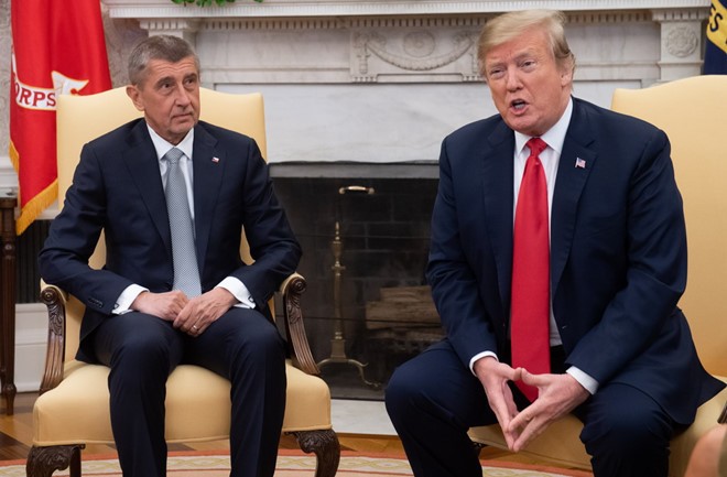 Trong cuộc gặp với Thủ tướng Cộng hòa Czech Andrej Babiš, Tổng thống Trump nói ông chỉ "hơi thất vọng" trước thông tin về bãi thử tên lửa của Triều Tiên
AFP