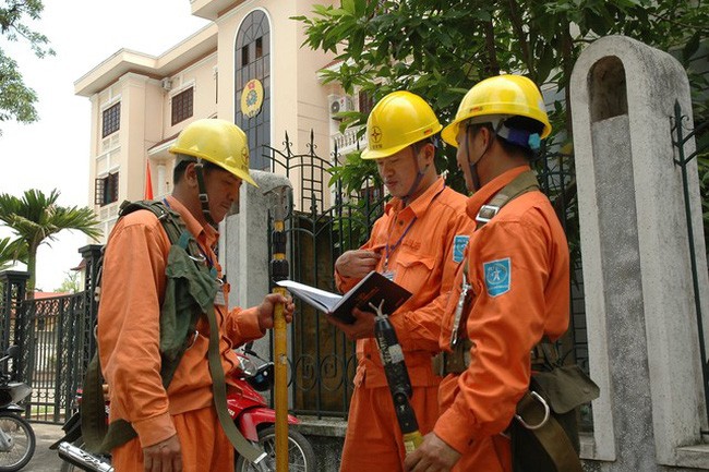 Bộ Công Thương quyết định thành lập 3 Đoàn kiểm tra để kiểm tra về tình hình thực hiện Quyết định số 648/QĐ-BCT ngày 20/3/2019 về việc điều chỉnh mức giá bán lẻ điện bình quân và quy định giá bán điện.