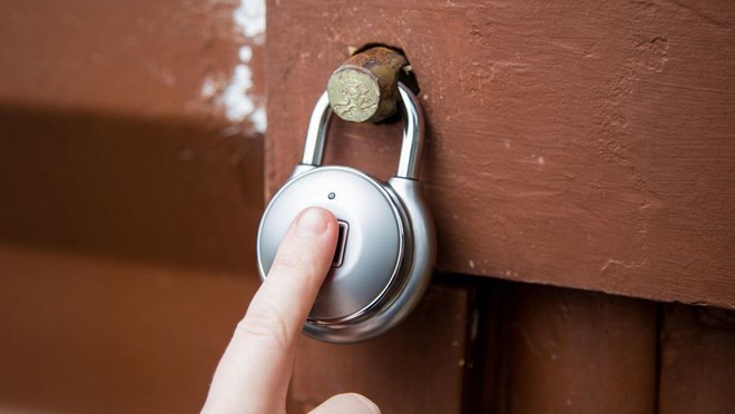 Ổ khóa dùng cảm biến vân tay