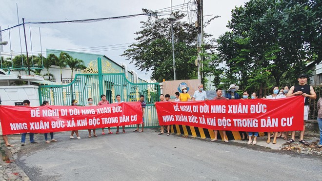 Người dân yêu cầu di dời 
Nhà máy Giấy Xuân Đức