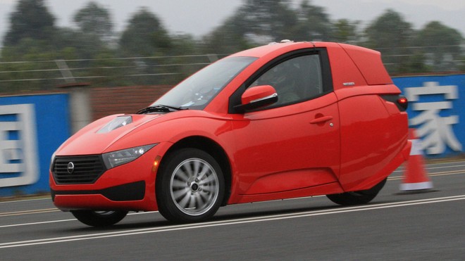 Xe điện 3 bánh chỉ có một chỗ ngồi, chạy được 160km cho một lần sạc