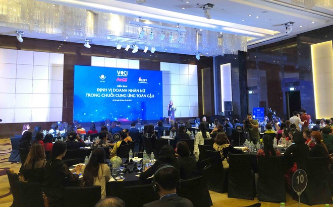 Toàn cảnh Diễn đàn "Định vị Doanh nhân nữ trong chuỗi cung ứng toàn cầu”.