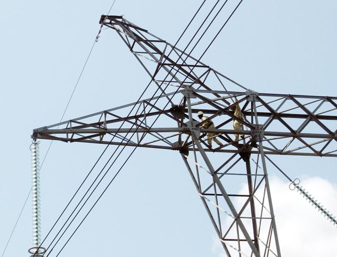 Về nguyên tắc, doanh nghiệp tư nhân hay DNNN làm công trình điện cấp I đều trải qua các quy trình như nhau. Ảnh: Đ.T
