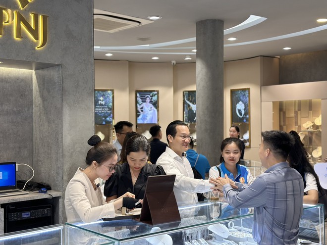 PNJ hoàn thành 43% kế hoạch doanh thu trong 4 tháng đầu năm 