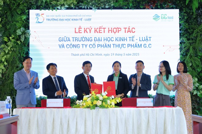 Trường Đại học Kinh tế - Luật tăng cường hợp tác với doanh nghiệp trong đào tạo chuyển đổi số