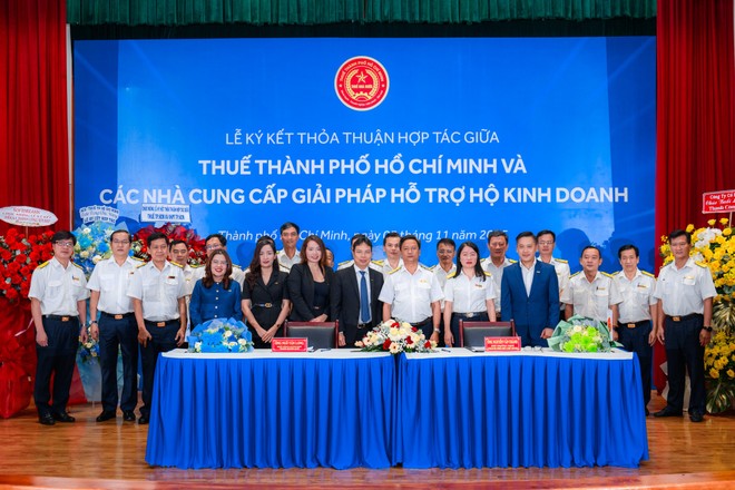 Ngân hàng đầu tiên ký kết hợp tác với Cục Thuế TP.HCM hỗ trợ hộ kinh doanh chuyển đổi