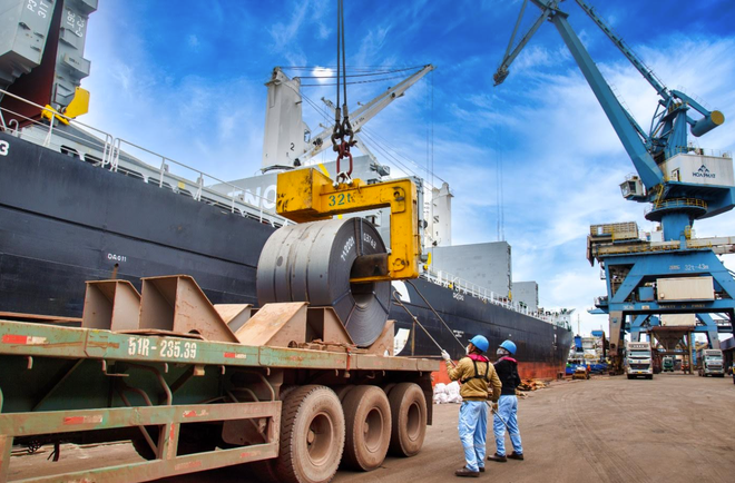 Lò cao số 1 của Hòa Phát Dung Quất 1 vận hành trở lại, gia tăng sản lượng bán hàng