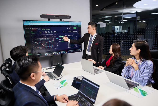 Cổ phiếu cần quan tâm ngày 10/11