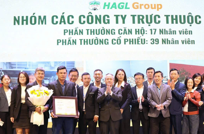 Bầu Đức thưởng 800 triệu đồng cho một nhân viên trồng chuối, khuyến khích người lao động cống hiến đạt mục tiêu tăng trưởng tham vọng
