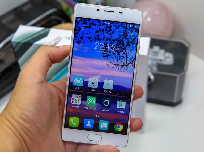 Freetel REI - smartphone Nhật giá 6 triệu đồng